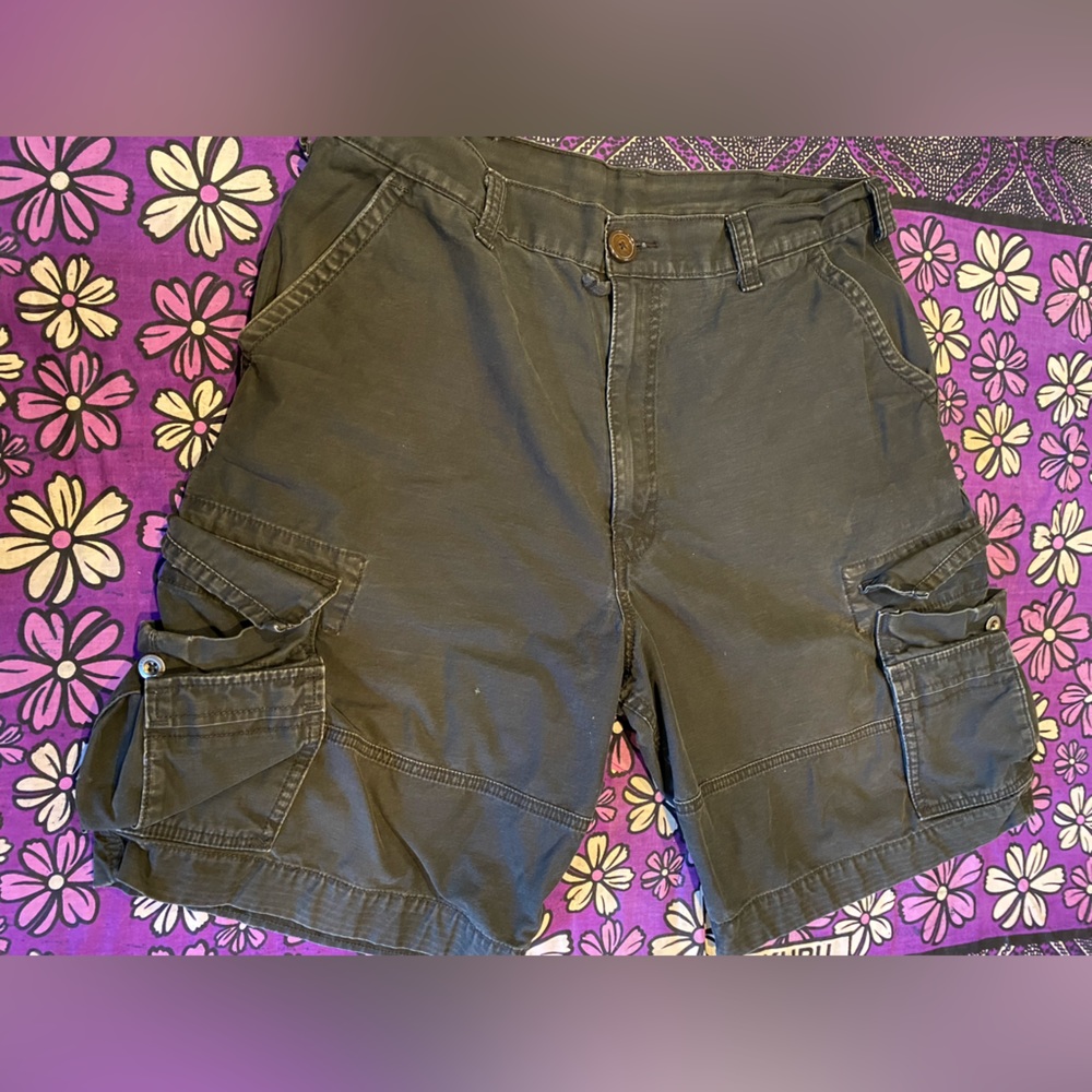 90s Levi’s Black Cargo Shorts size 36
